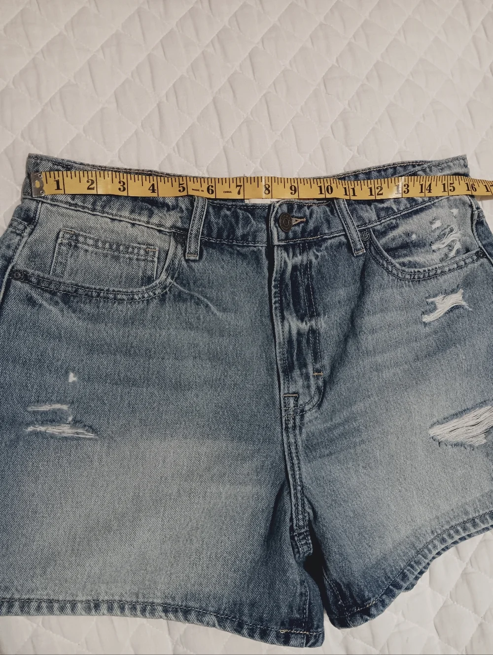HIDDEN Light Wash Distressed High Rise Denim Shorts Size L - Picture 11 of 14